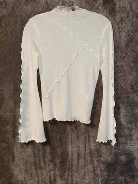 H&M Divided White Ribbed Lettuce Edge Mock Neck Long Sleeve Top Size S